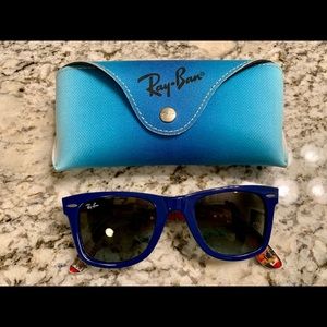 Ray Ban Wayfarer. Limited edition. Grey glass lenses. Eye size 55, bridge 22.